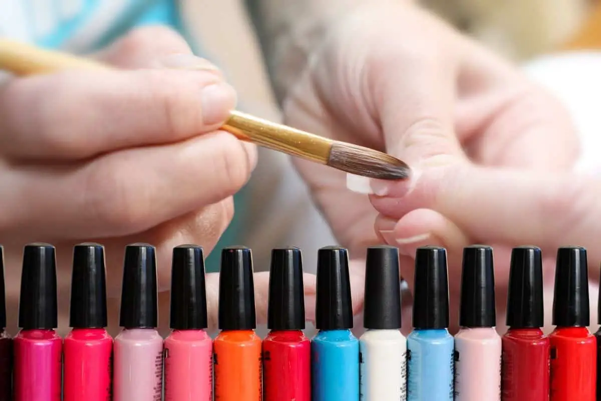 Can Shellac Be Used on Acrylic Nails? (Find The Answer Here)
