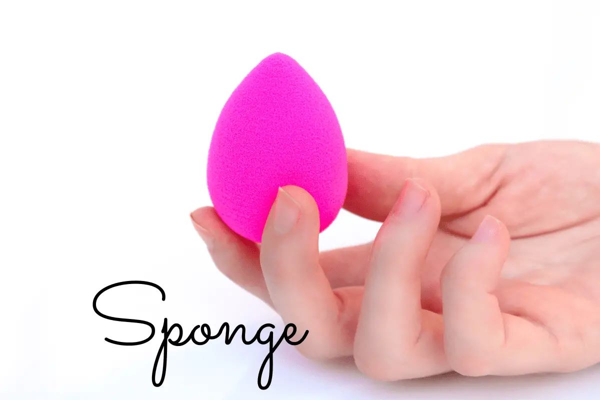 A Step by Step Guide to Applying Holo Nail Polish